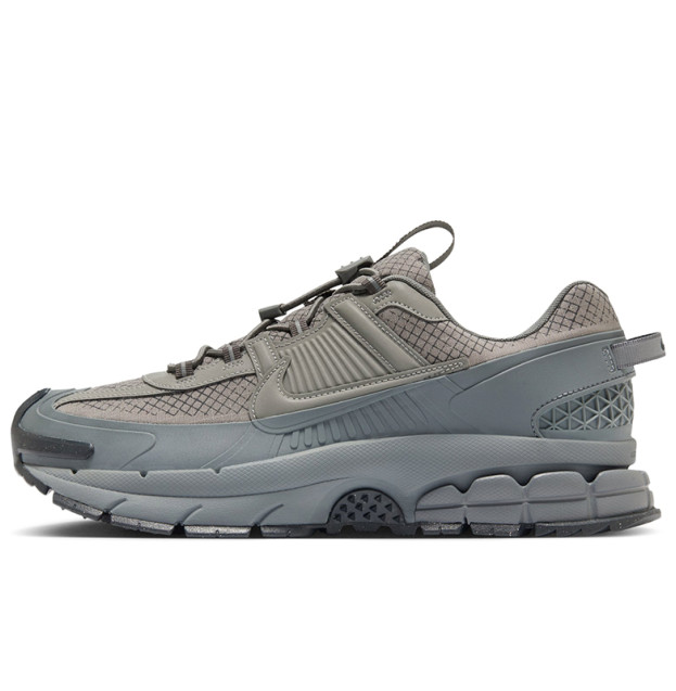 Nike Zoom Vomero Roam Metallic Platinum HV6901-001