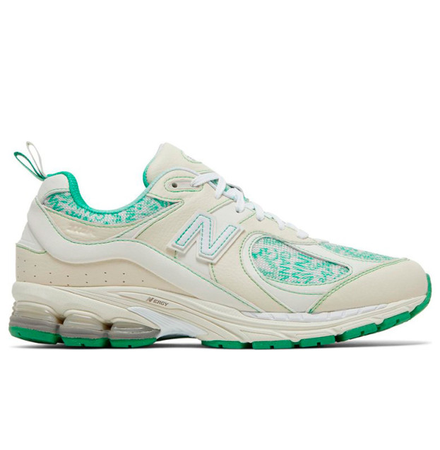 New Balance 2002R x GANNI Turtledove M2002RGC
