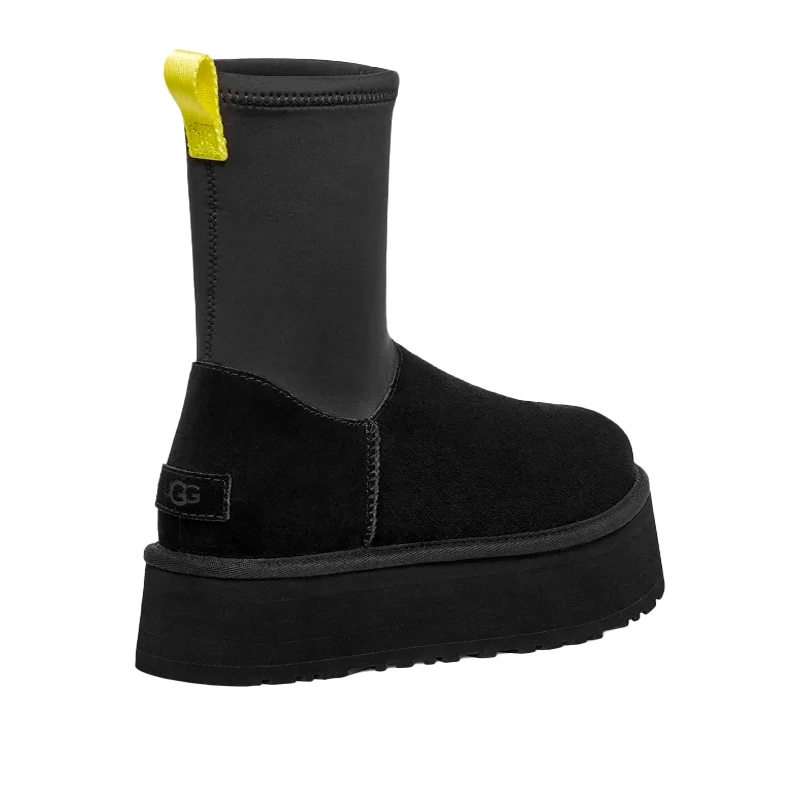 UGG - Universe store
