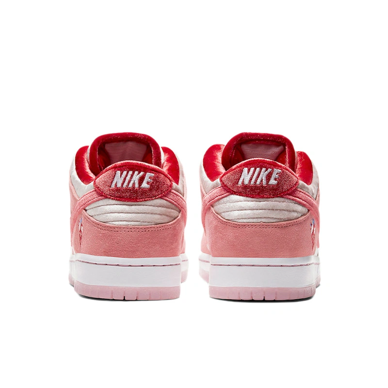 Nike SB Dunk Low StrangeLove Skateboards CT2552 800