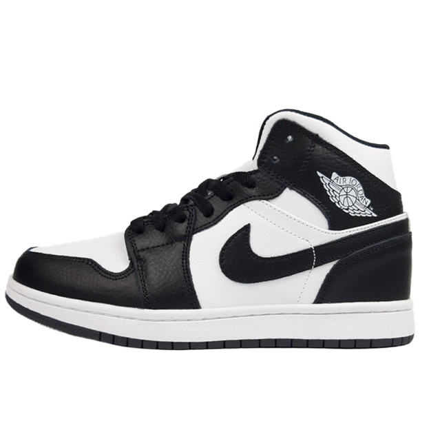 Jordan 1 Retro High Black White Winter С МЕХОМ
