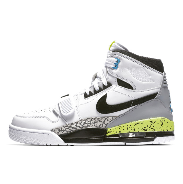 Jordan Legacy 312 Command Force Volt AQ4160-107