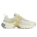 Придбати Nike V2K Runtekk White Beige Blue FKS2358853